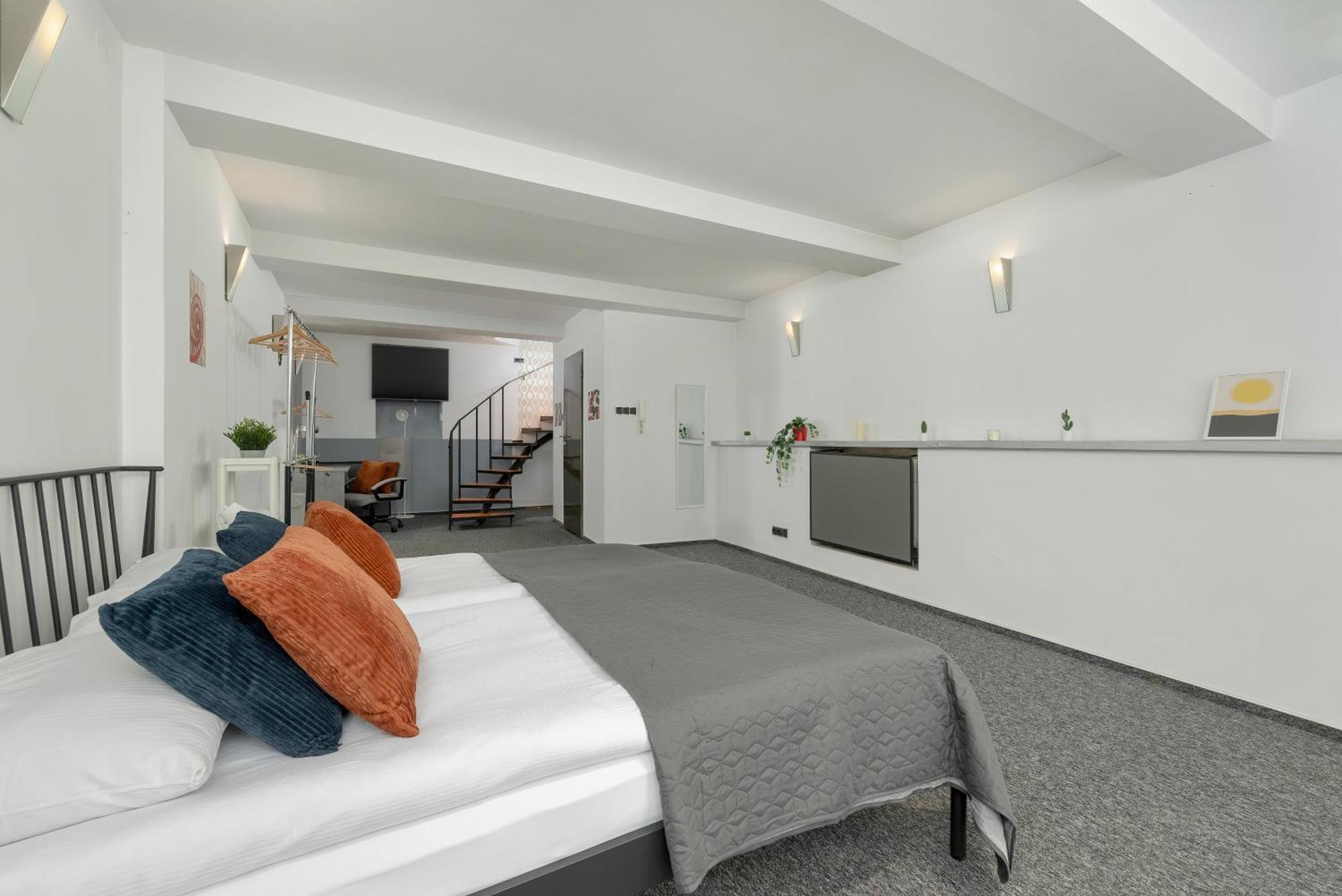 Przyszlosci Z Dwiema Sypialniami W Krakowie By Renters Apartment Krakow
