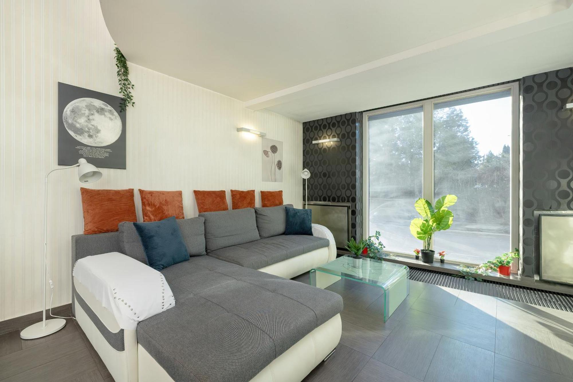 Przyszlosci Z Dwiema Sypialniami W Krakowie By Renters Apartament Kraków
