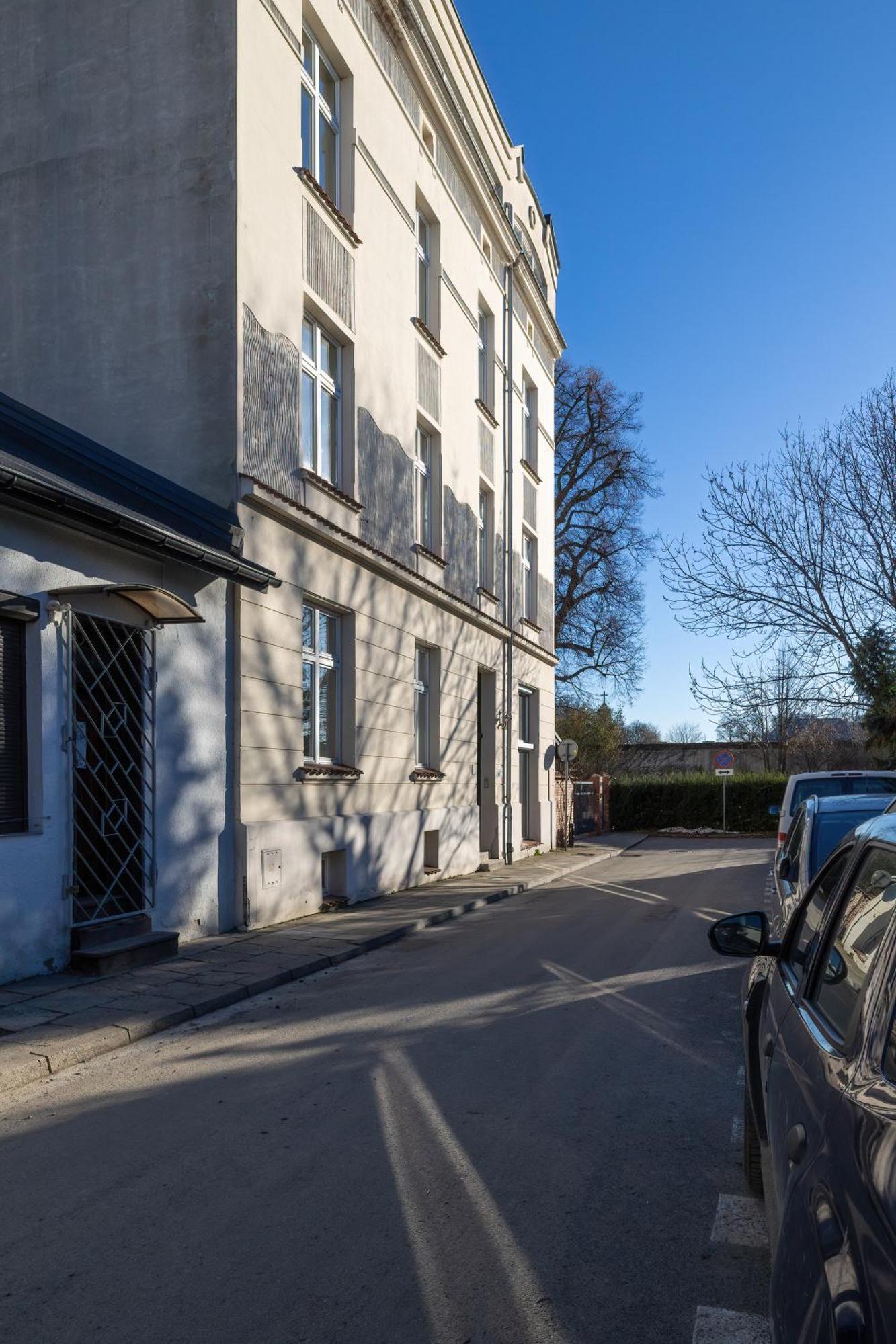 Przyszlosci Z Dwiema Sypialniami W Krakowie By Renters Apartment