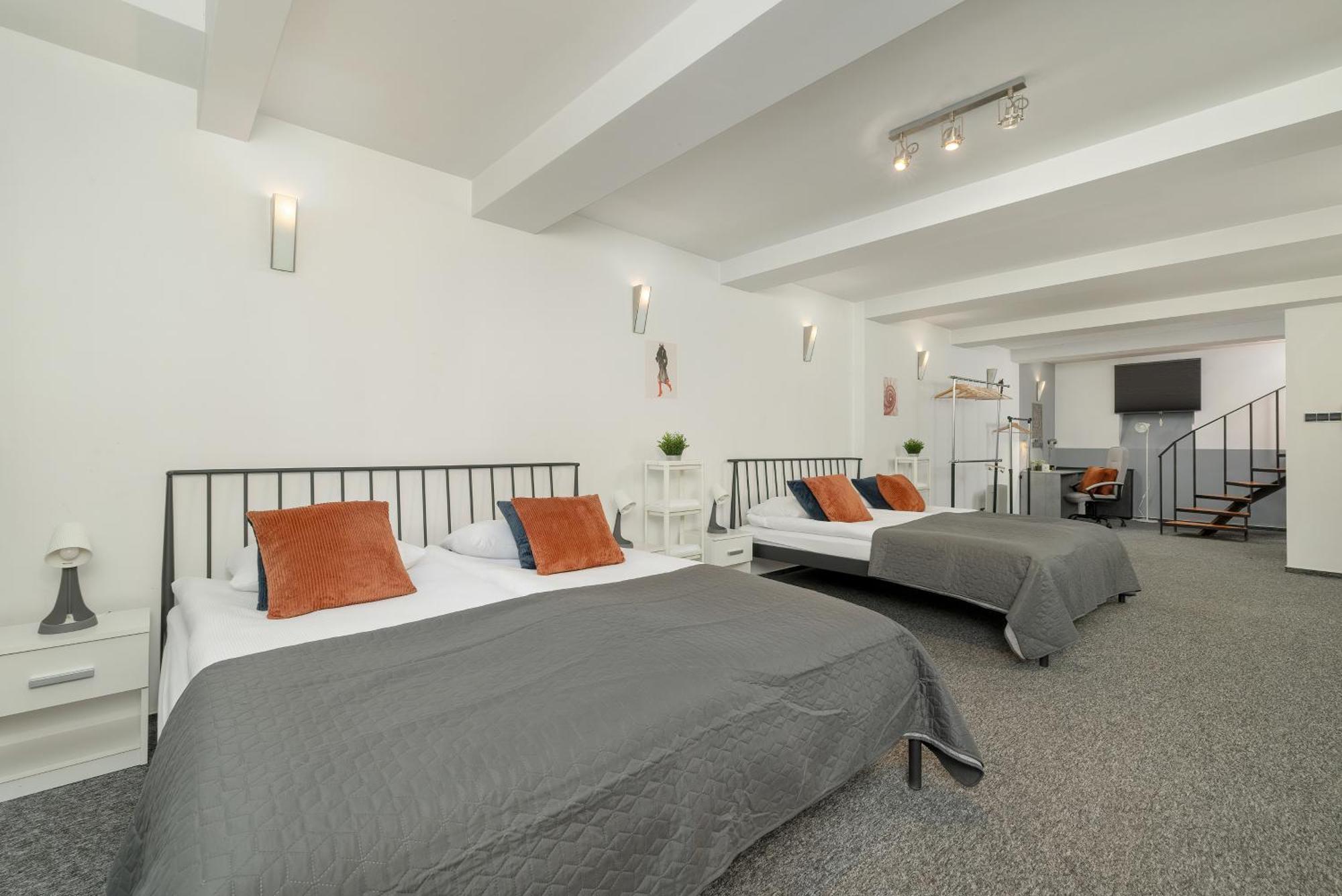 Przyszlosci Z Dwiema Sypialniami W Krakowie By Renters Apartament Kraków